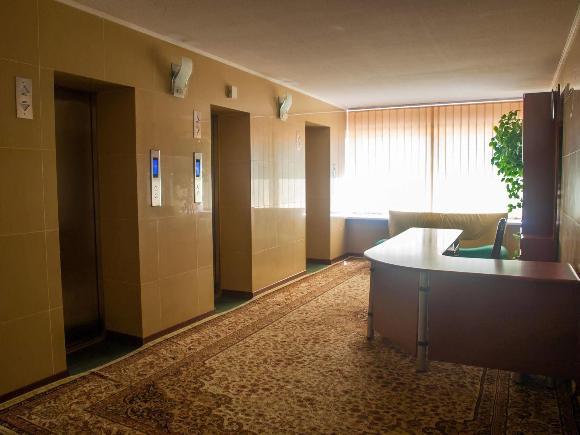 酒店 Mir Kharkov